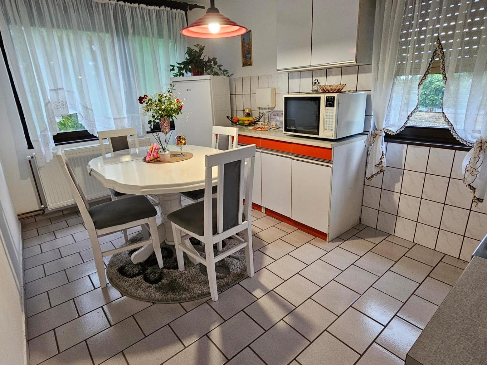 Apartmani, Sobe Ziza Bezdan Luaran gambar