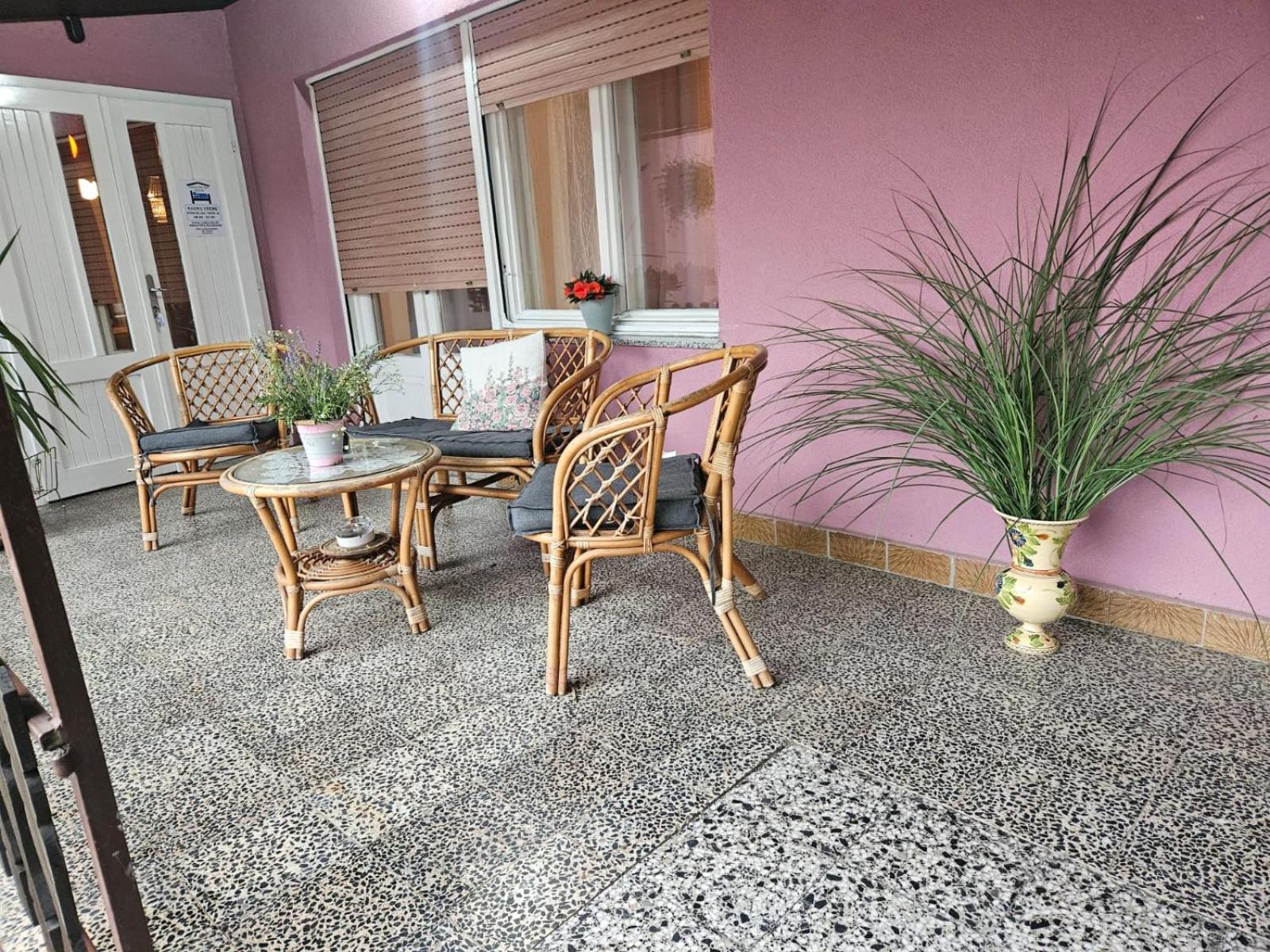Apartmani, Sobe Ziza Bezdan Luaran gambar